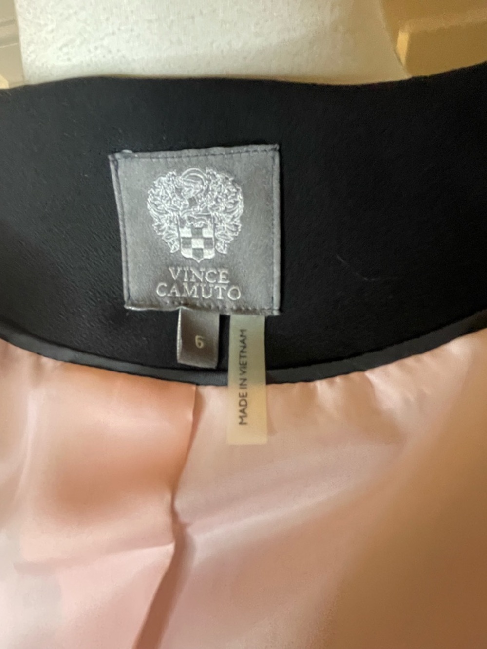 Vince Camuto Women's Two-Piece Tweed Skirt Suit with Black Trim Sz 6/2 - Picture 5 of 8